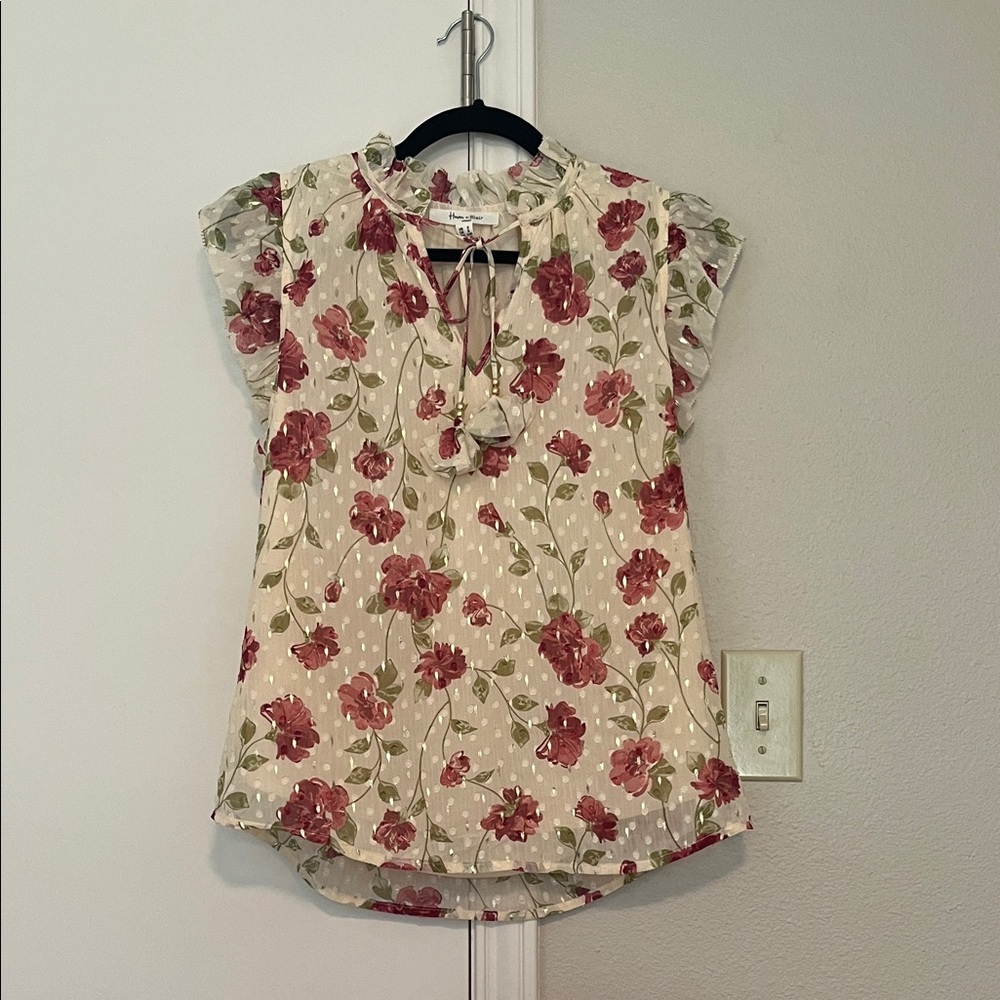 Haver & Blair women’s fully lined top in size S. Flower pattern w/gold accents.